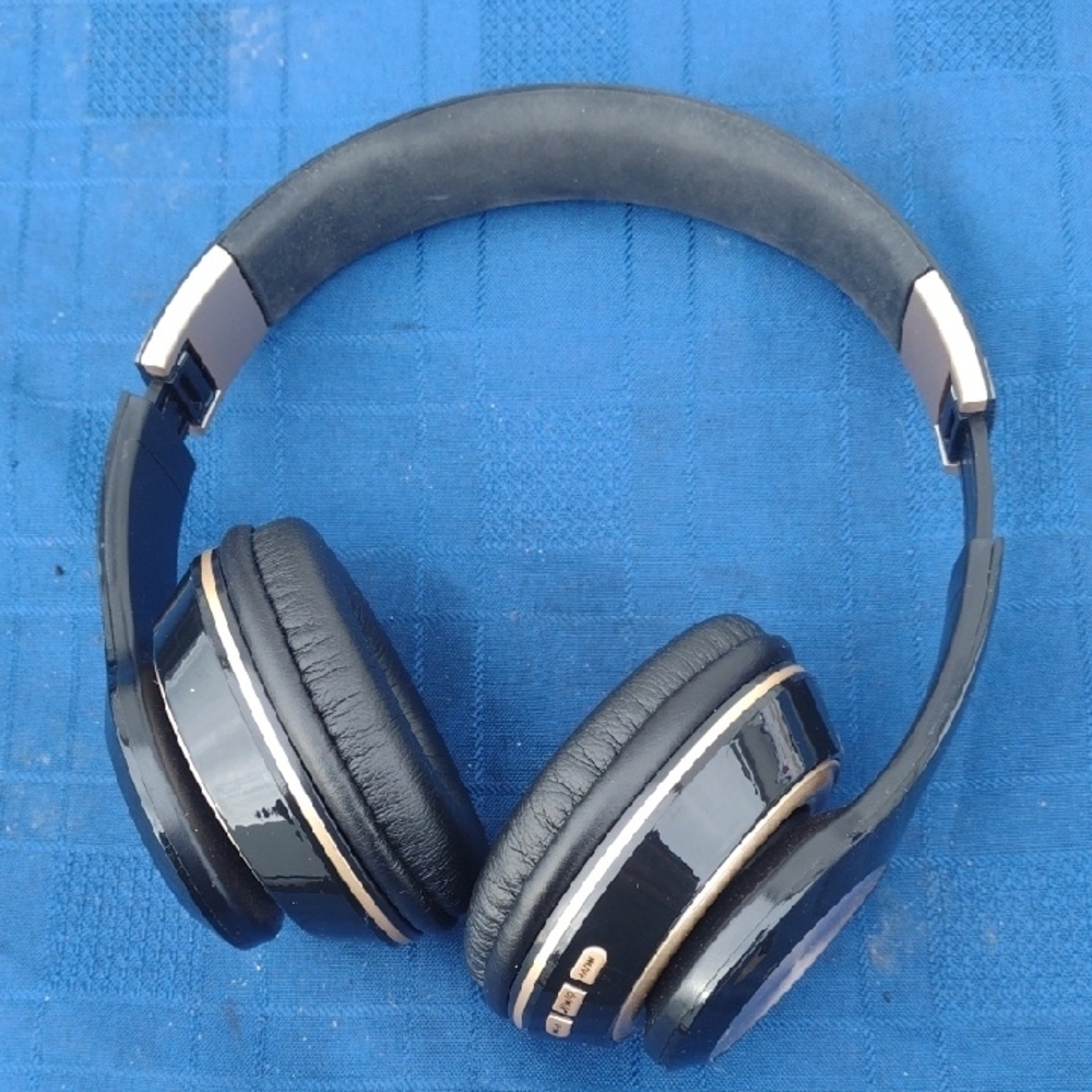 Black Over-Ear Headphones NWOT